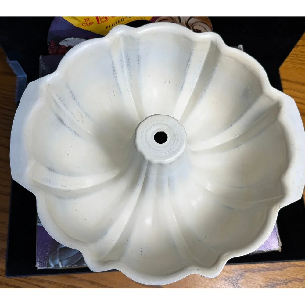 Nordic Ware Best Bundt Fluted Tube Pan-12 Cup, Poppy Orange, Cast Aluminum w/BOX